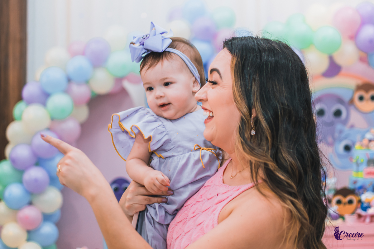 Aniversário infantil com tema bolofofos, realizado no Buffet É Pique em Mauá. Fotógrafo. Festa de menina.
