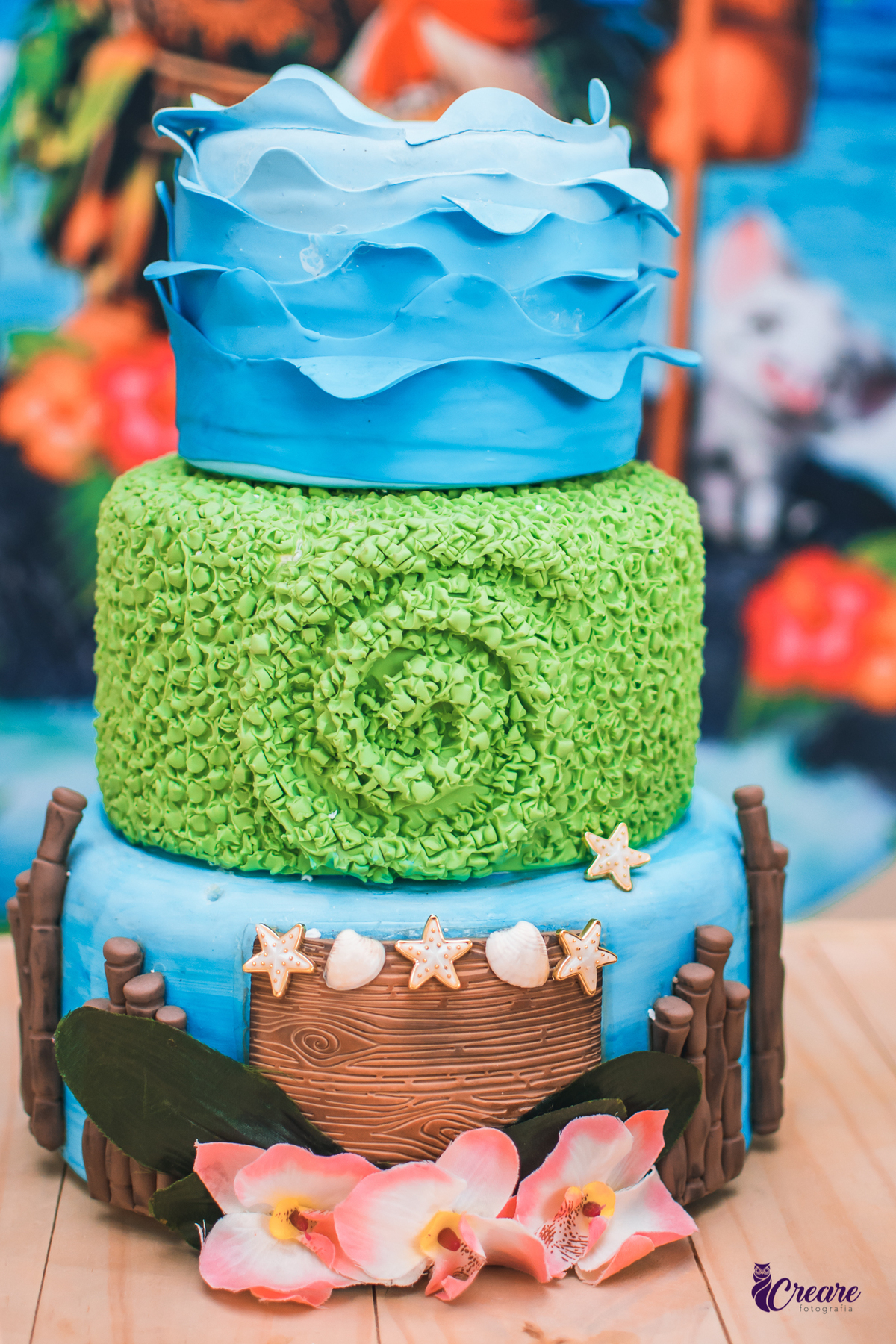 Fotografia de aniversário infantil com decoração tema Moana. festa simples de menina, aniversário de 4 anos em Santo André. Fotógrafo. 