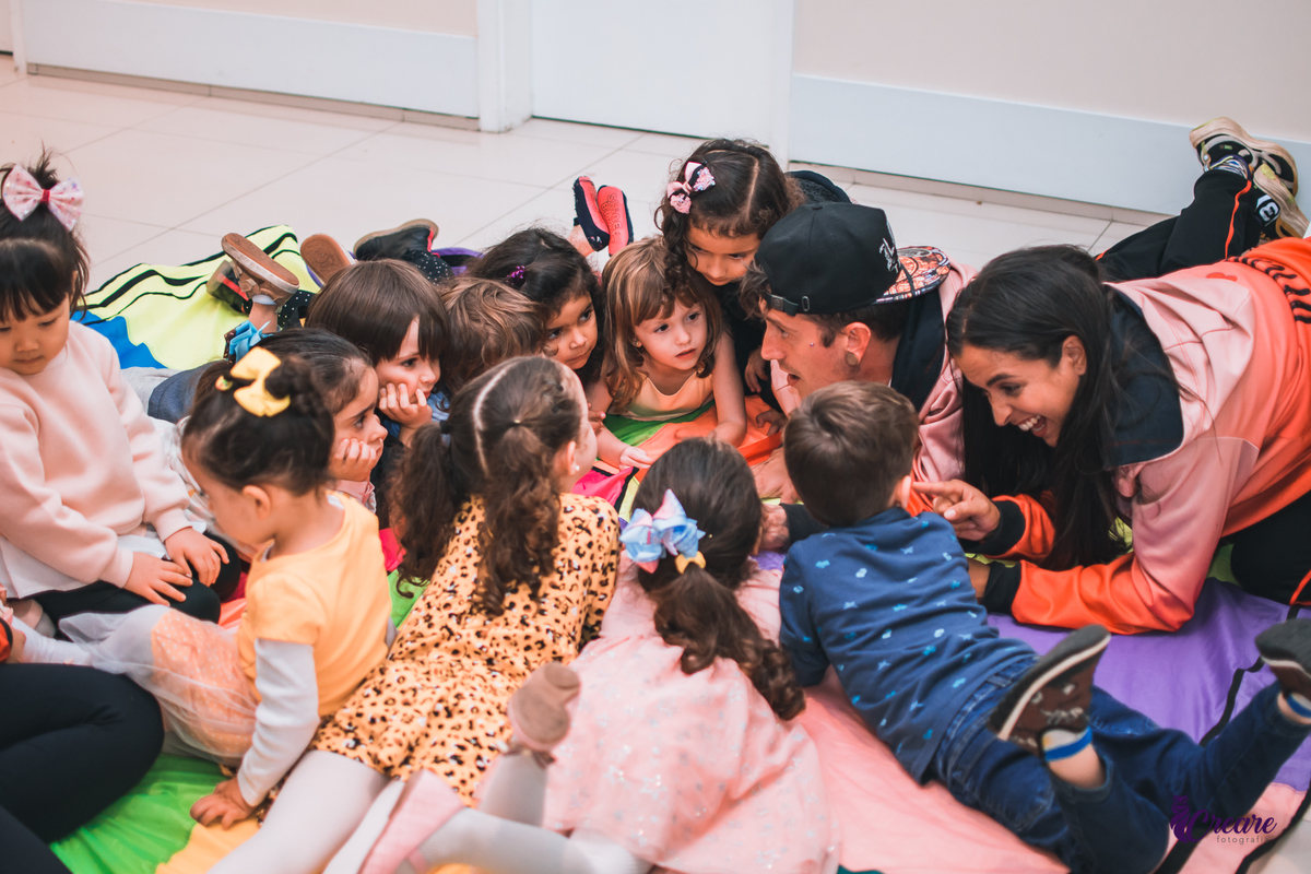 Fotografia de aniversário infantil com decoração tema Moana. festa simples de menina, aniversário de 4 anos em Santo André. Fotógrafo. 