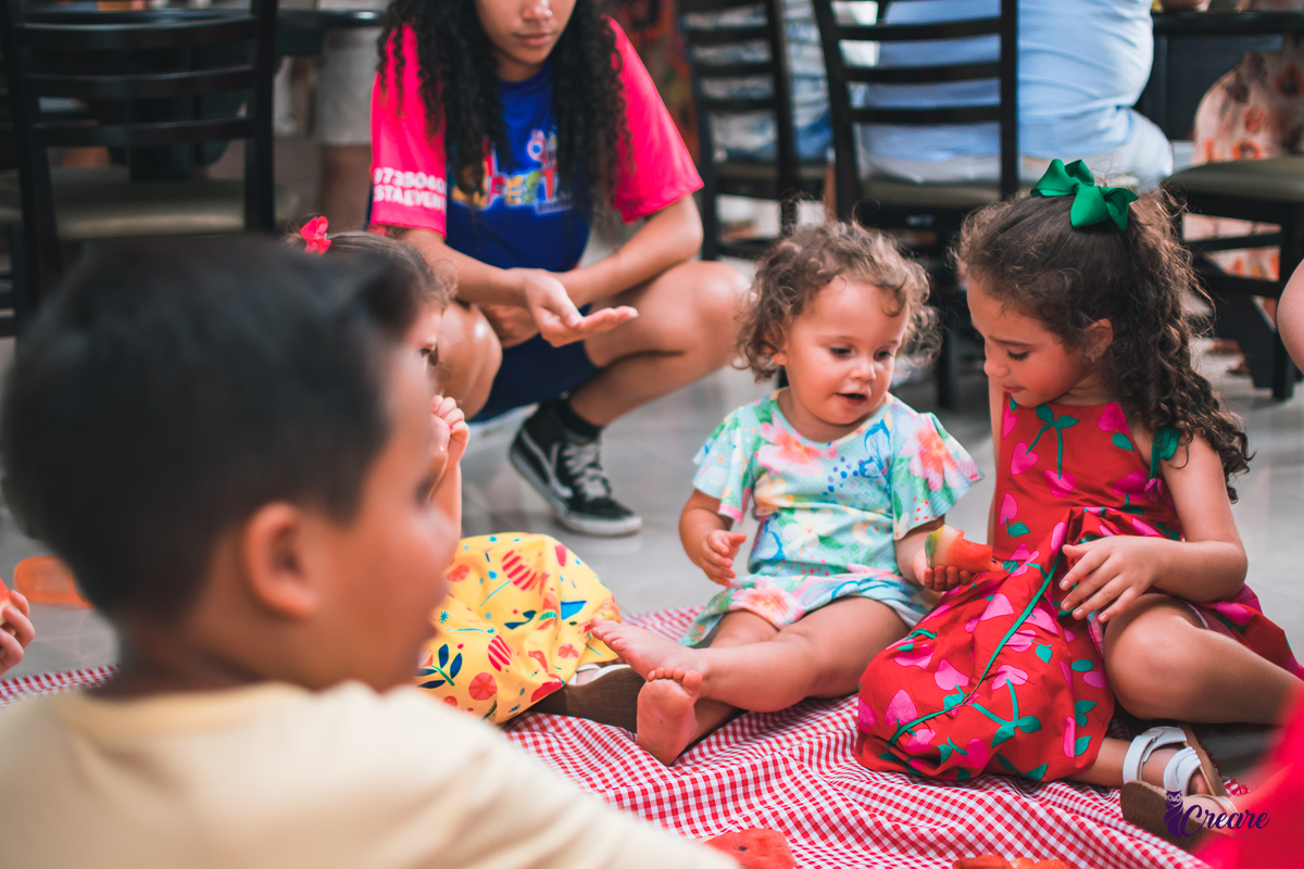 Aniversário infantil, festa com tema Tutti-frutti. Festa de 3 anos de menina. Fotógrafo Santo André, buffet infantil, aniversário de 3 anos feminino. Decoração de festa de menina.