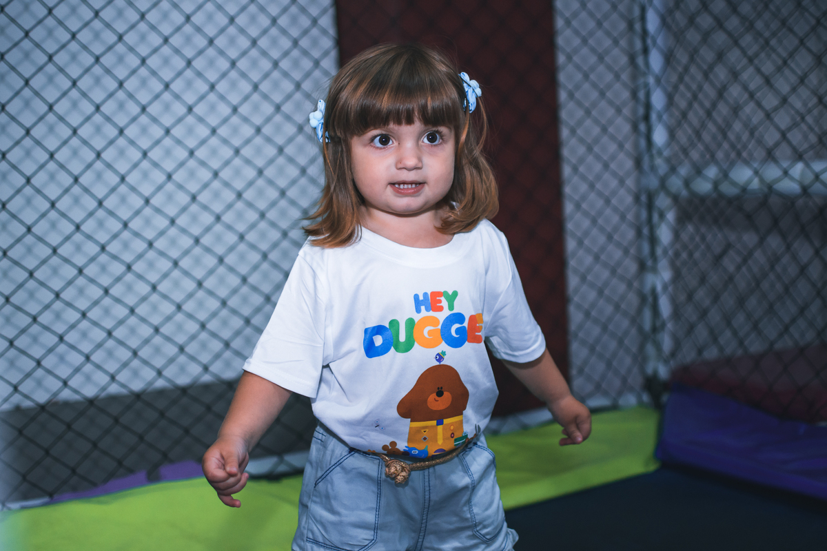 Aniversário infantil, tema Hey Duggee. Buffet planeta Rizzo, fotógrafo Santo André. Festa de 2 anos de menina.