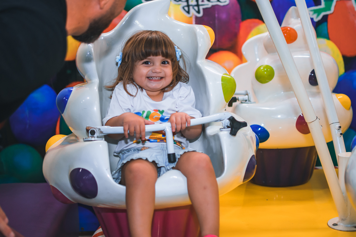 Aniversário infantil, tema Hey Duggee. Buffet planeta Rizzo, fotógrafo Santo André. Festa de 2 anos de menina.