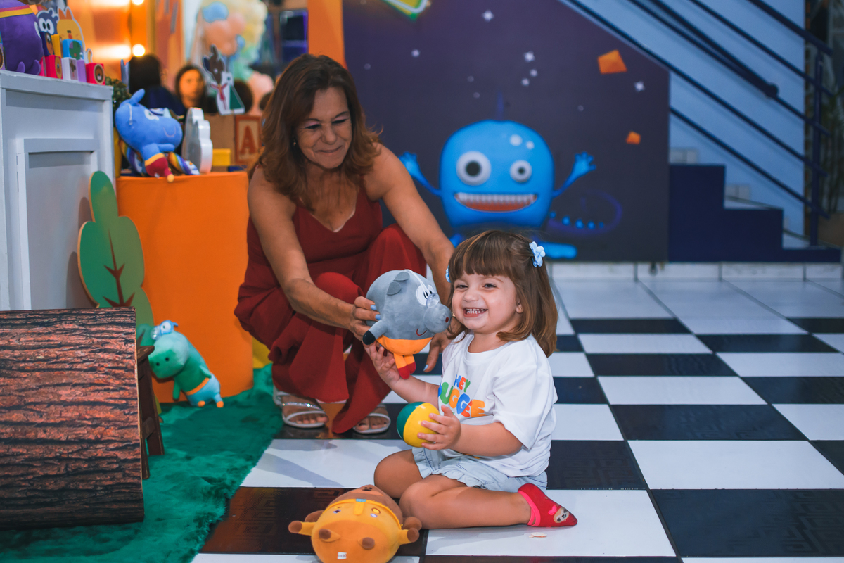 Aniversário infantil, tema Hey Duggee. Buffet planeta Rizzo, fotógrafo Santo André. Festa de 2 anos de menina.