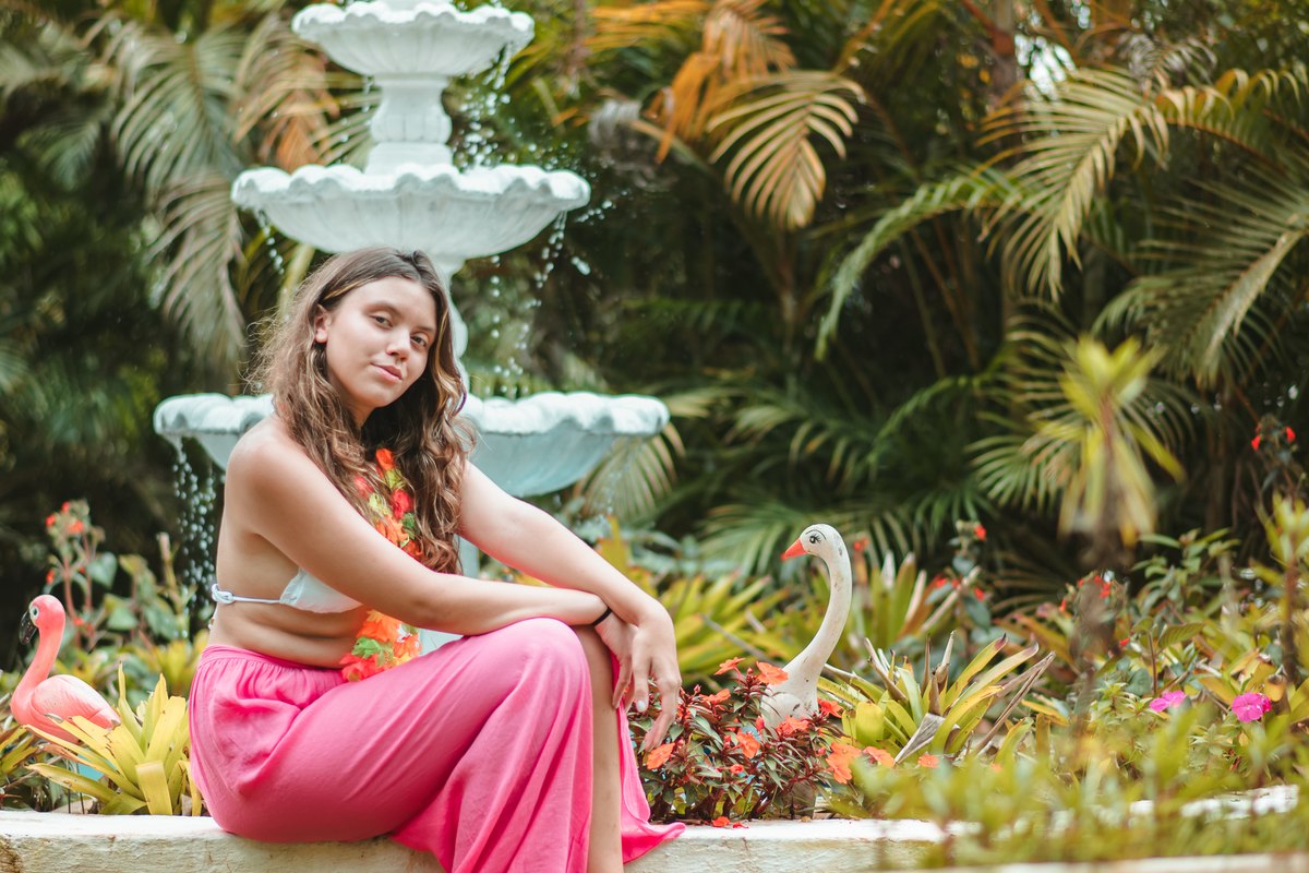 Aniversário de 15 anos na piscina, festa, evento. Fotografia de aniversário debutante na chácara. Fotógrafo Santo André.