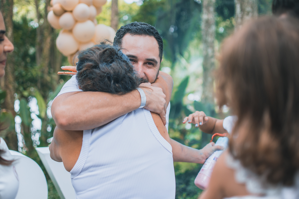 fotografia de chá revelação, chá de bebê revelando o sexo da criança. Buffet Chácara Floresta localizado em Riacho grande, São Bernardo do campo. Fotógrafo São Bernardo do Campo.