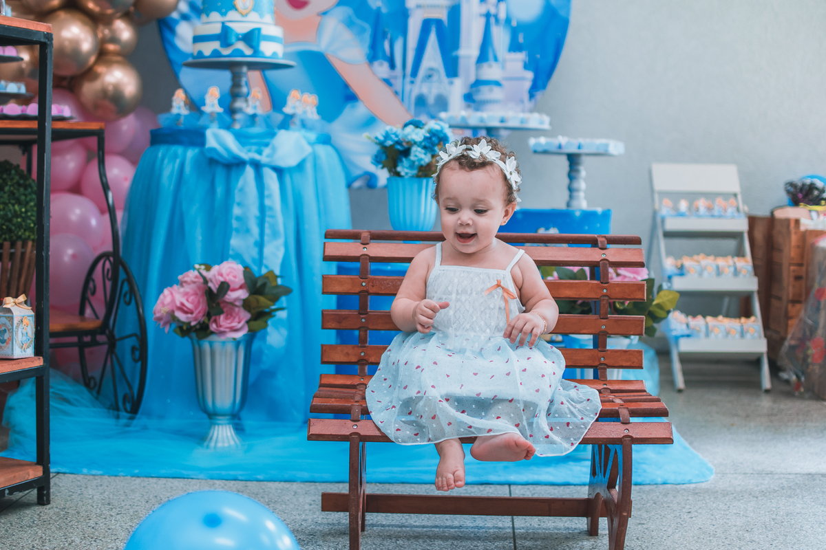 Aniversário infantil, realizado na cidade de Guarulhos em SP. Aniversário  de 1 aninho de menina , com o tema Cinderela. fotógrafo São Paulo. Buffet Planeta park festas.