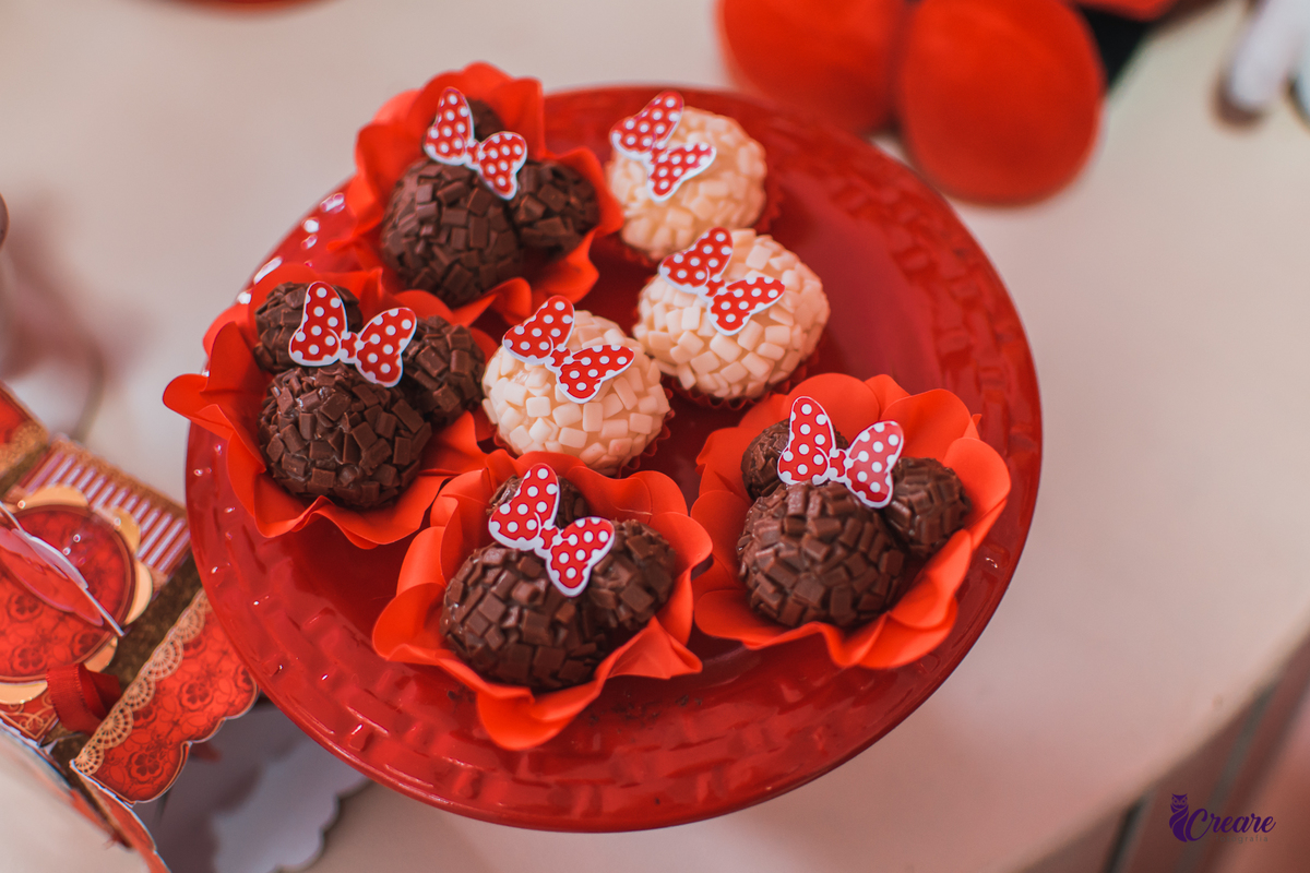 Aniversário infantil de um aninho com decoração tema minnie. Fotógrafo infantil em Mauá, ABC Paulista. Festa de menina, aniversário de 1 ano, festa de um ano, festa infantil. Fotógrafo Santo André, fotógrafo Mauá.