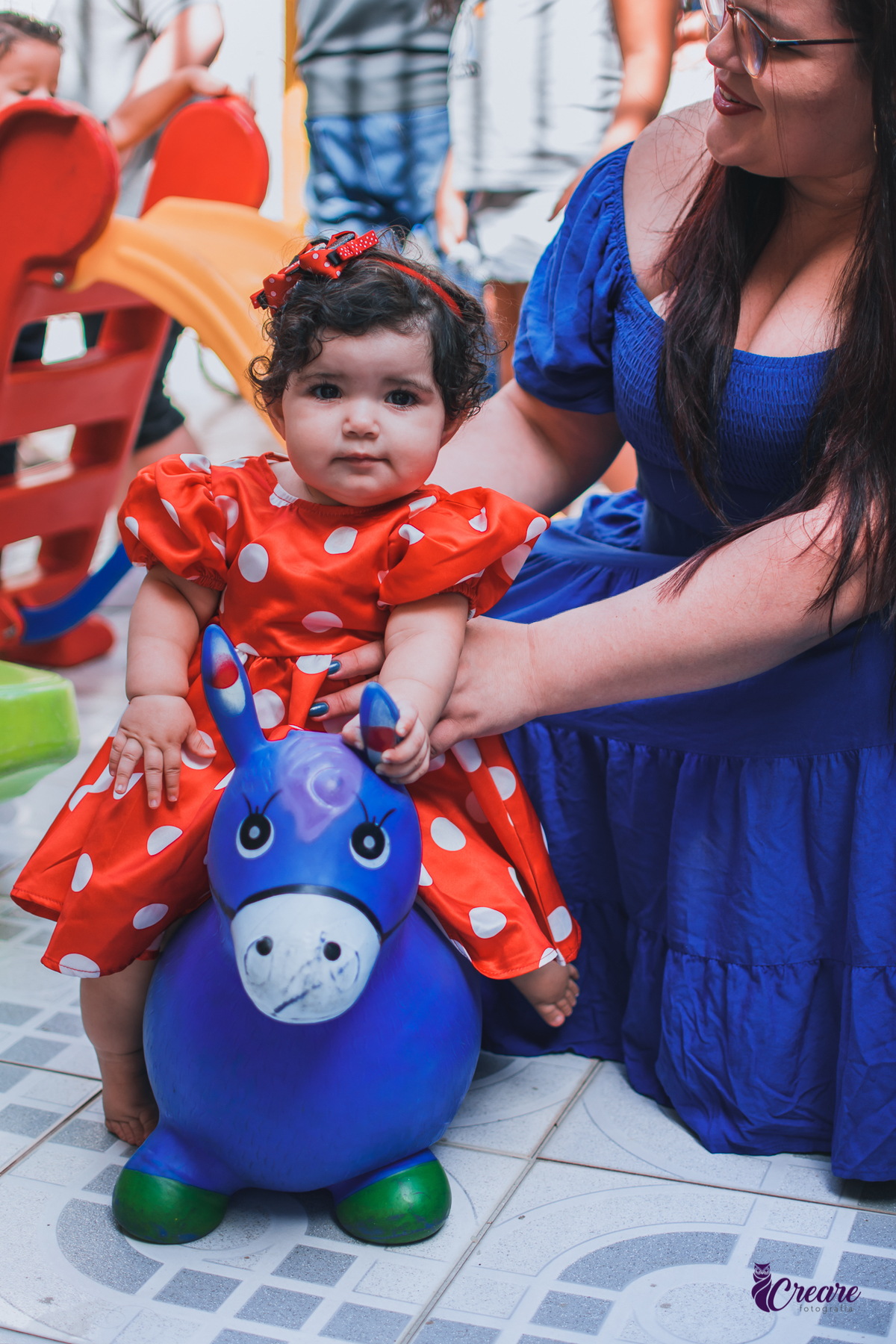 Aniversário infantil de um aninho com decoração tema minnie. Fotógrafo infantil em Mauá, ABC Paulista. Festa de menina, aniversário de 1 ano, festa de um ano, festa infantil. Fotógrafo Santo André, fotógrafo Mauá.
