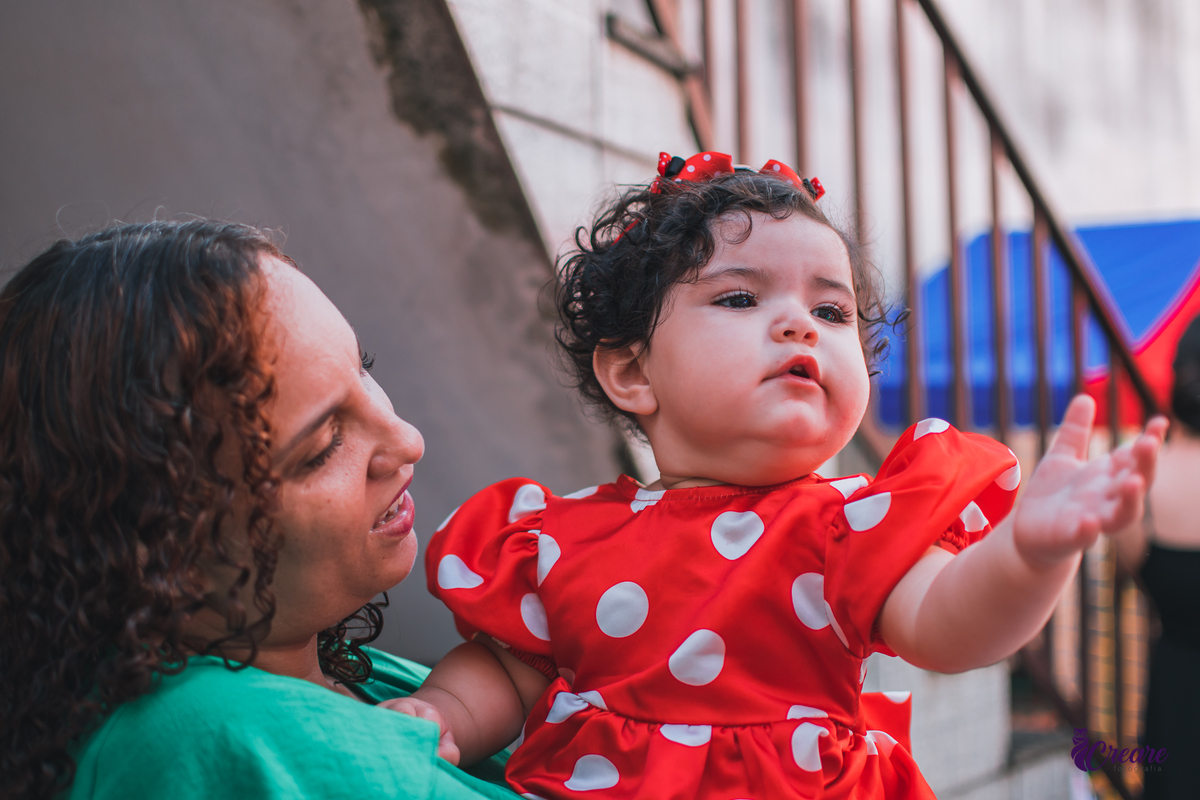 Aniversário infantil de um aninho com decoração tema minnie. Fotógrafo infantil em Mauá, ABC Paulista. Festa de menina, aniversário de 1 ano, festa de um ano, festa infantil. Fotógrafo Santo André, fotógrafo Mauá.