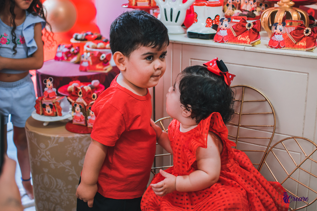 Aniversário infantil de um aninho com decoração tema minnie. Fotógrafo infantil em Mauá, ABC Paulista. Festa de menina, aniversário de 1 ano, festa de um ano, festa infantil. Fotógrafo Santo André, fotógrafo Mauá.