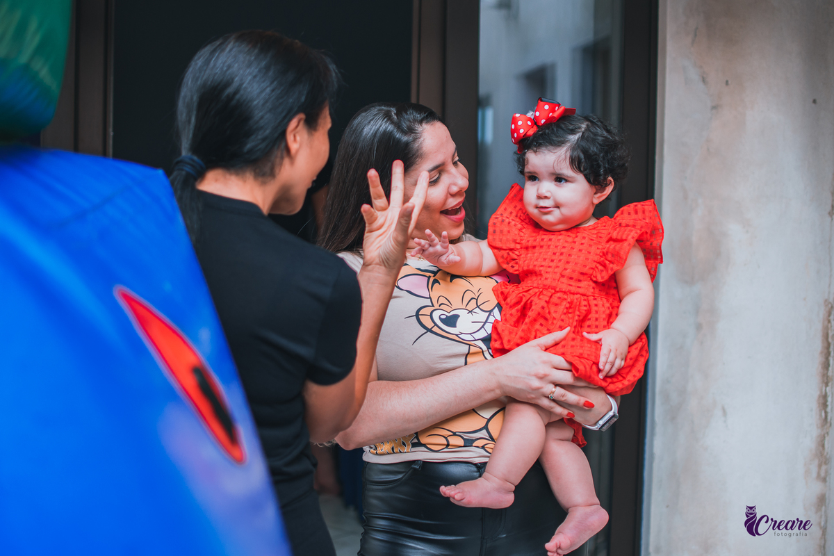 Aniversário infantil de um aninho com decoração tema minnie. Fotógrafo infantil em Mauá, ABC Paulista. Festa de menina, aniversário de 1 ano, festa de um ano, festa infantil. Fotógrafo Santo André, fotógrafo Mauá.