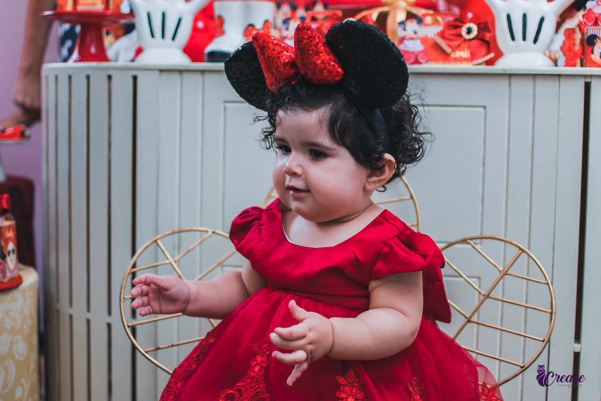 Aniversário infantil de um aninho com decoração tema minnie. Fotógrafo infantil em Mauá, ABC Paulista. Festa de menina, aniversário de 1 ano, festa de um ano, festa infantil. Fotógrafo Santo André, fotógrafo Mauá.