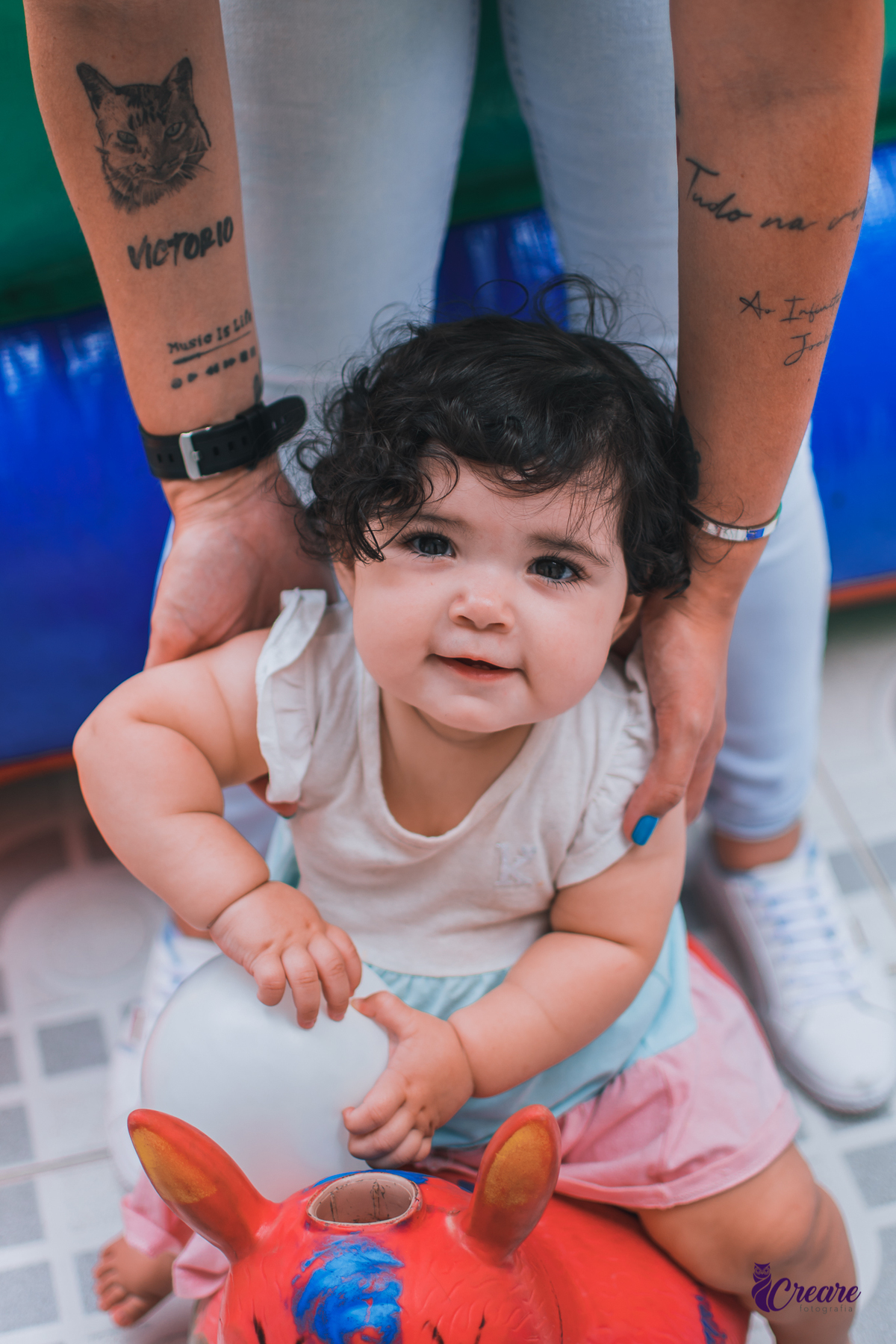 Aniversário infantil de um aninho com decoração tema minnie. Fotógrafo infantil em Mauá, ABC Paulista. Festa de menina, aniversário de 1 ano, festa de um ano, festa infantil. Fotógrafo Santo André, fotógrafo Mauá.