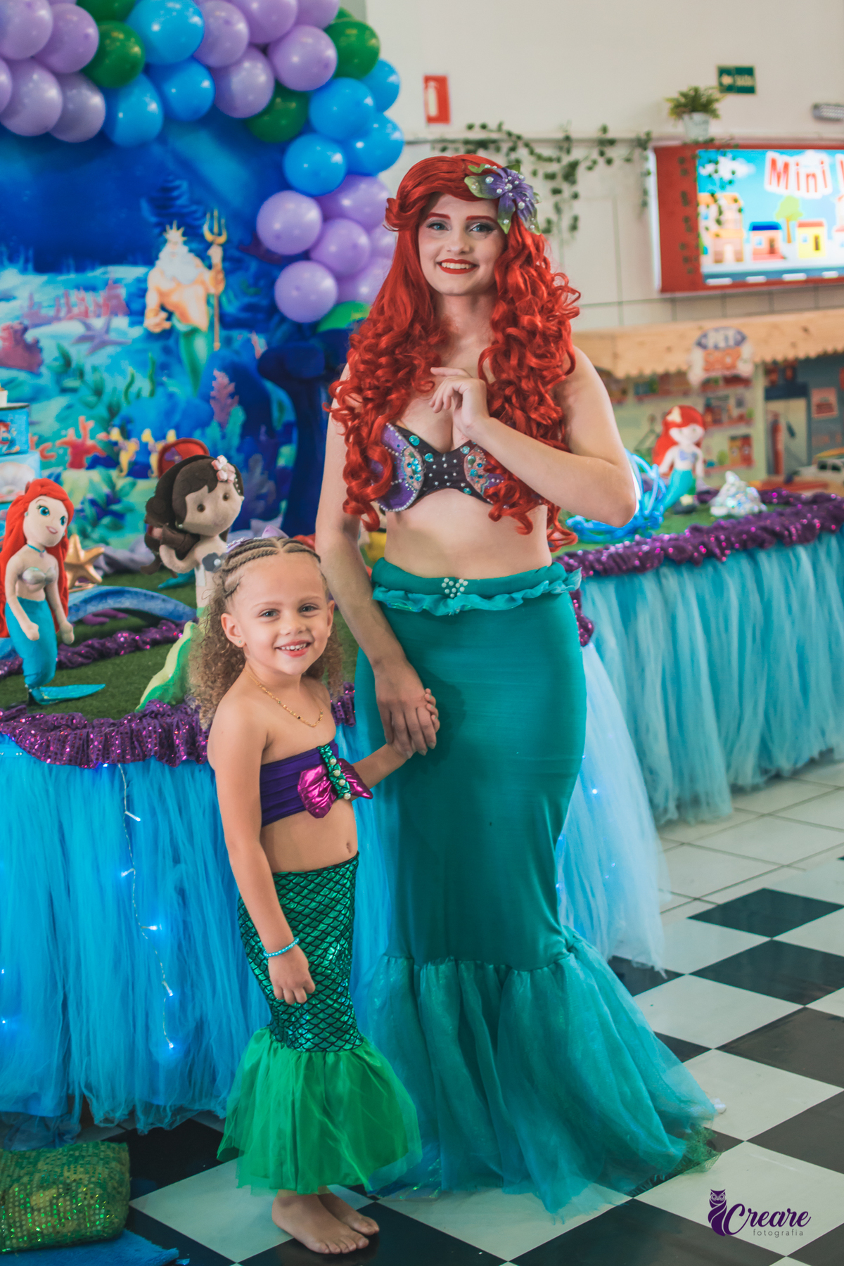 Aniversário infantil, festa de menina com tema A Pequena Sereia. Buffet Vila Feliz.