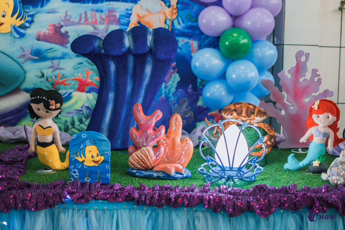 Aniversário infantil, festa de menina com tema A Pequena Sereia. Buffet Vila Feliz.