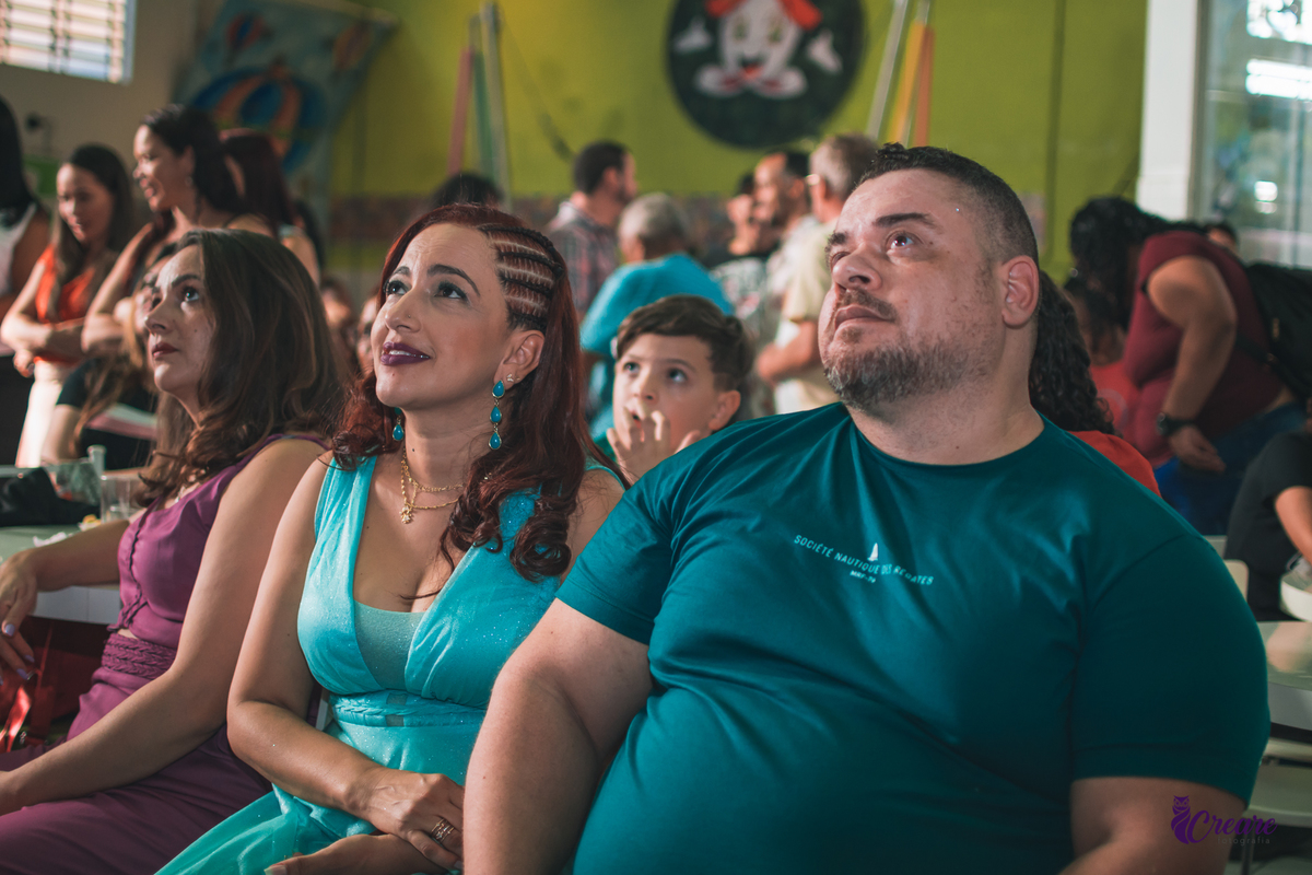 Aniversário infantil, festa de menina com tema A Pequena Sereia. Buffet Vila Feliz.