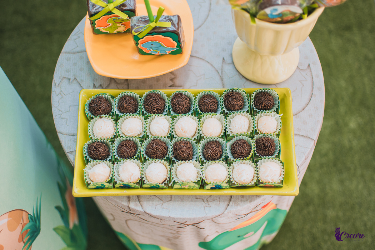 aniversário infantil de menino, festa de bebê de um ano, fotografia de festa de aniversário de um ano, tema de festa de bebê, 1 ano, festa de 1 aninho, aniversário de 1 ano fotógrafo Santo André, decoração de aniversário dino. 