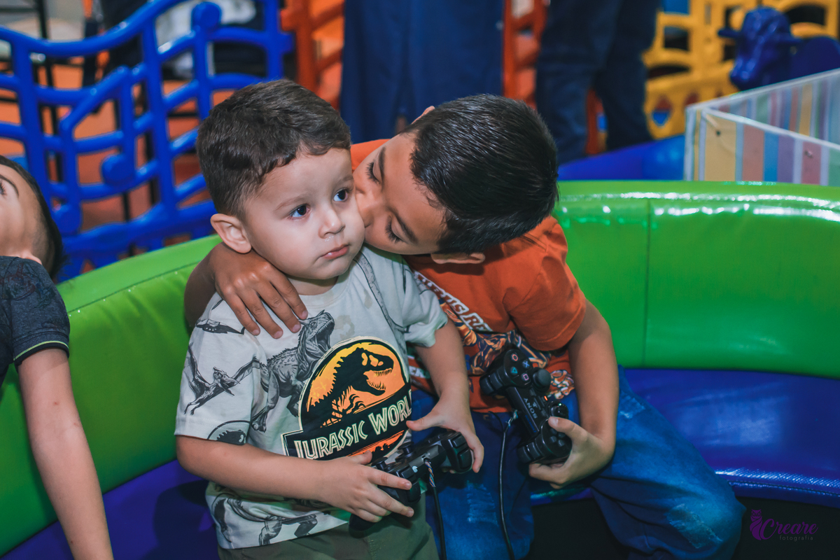 Aniversário infantil, festa de menino, Requinte festas Kids, fotógrafo Mauá, aniversário tema jurassic World, Fotografia de aniversário Infantil.