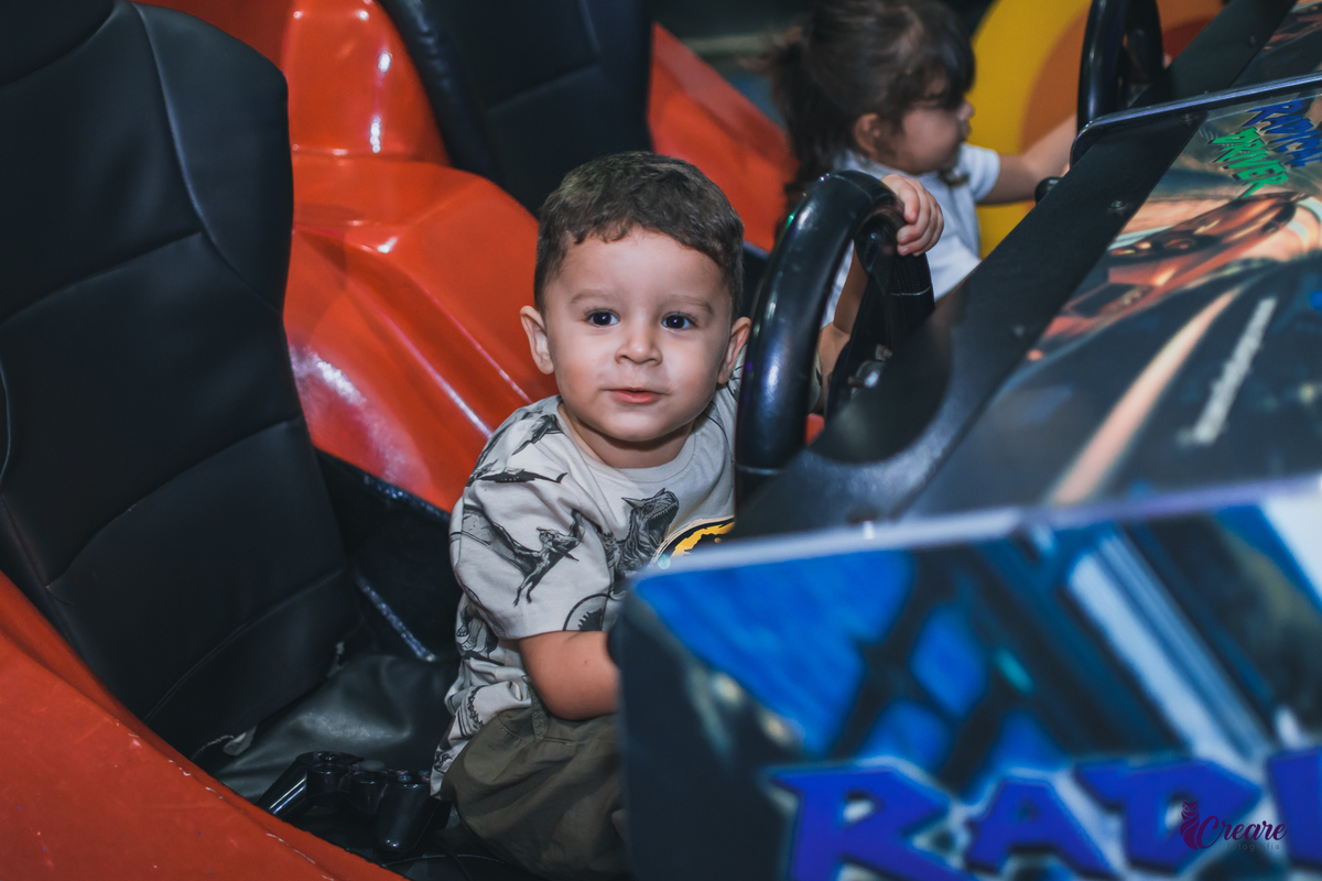 Aniversário infantil, festa de menino, Requinte festas Kids, fotógrafo Mauá, aniversário tema jurassic World, Fotografia de aniversário Infantil.
