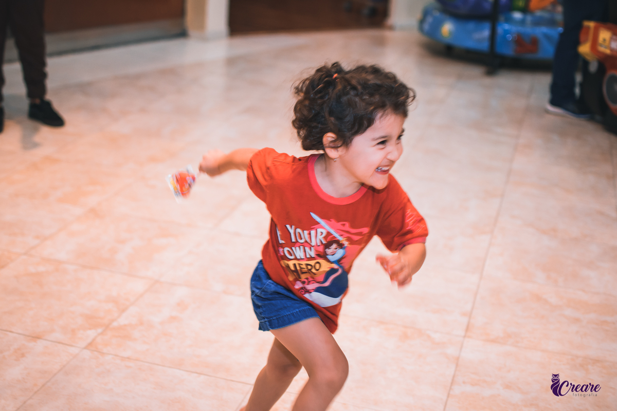 fotografia de aniversário de um aninho do bebê, buffet Kid Marujos em Santo andré, Abc Paulista. Fotógrafo Santo André. Decoração astronauta.