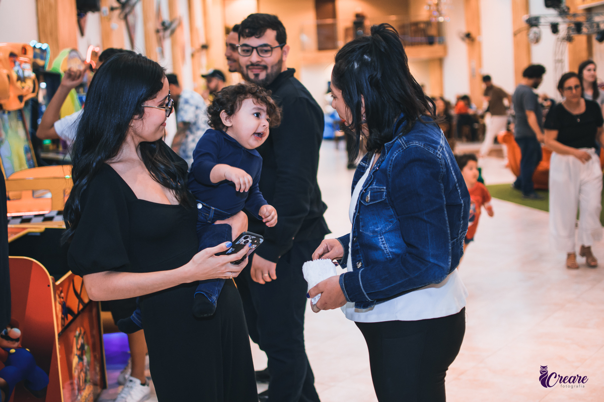 fotografia de aniversário de um aninho do bebê, buffet Kid Marujos em Santo andré, Abc Paulista. Fotógrafo Santo André. Decoração astronauta.