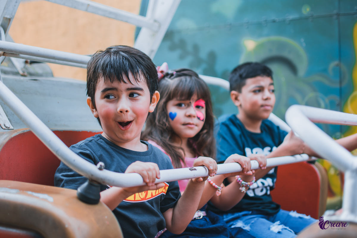 aniversário infantil, festa de aniversário de 5 anos, tema da decoração Hot Wheels, Buffet Espaço Band, fotógrafo Mauá. 