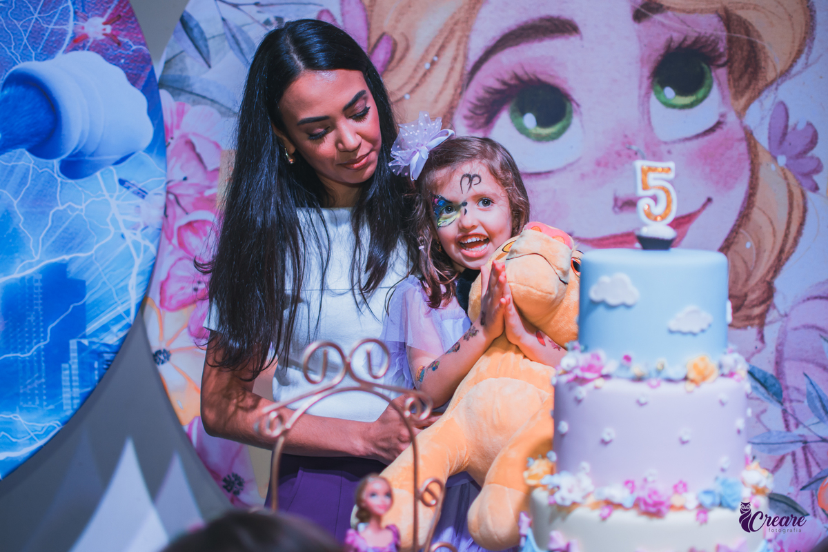 Fotografia de festa infantil no buffet Toca do Leão em Santo André. Fotógrafo de aniversário infantil. Festa de 5 anos.