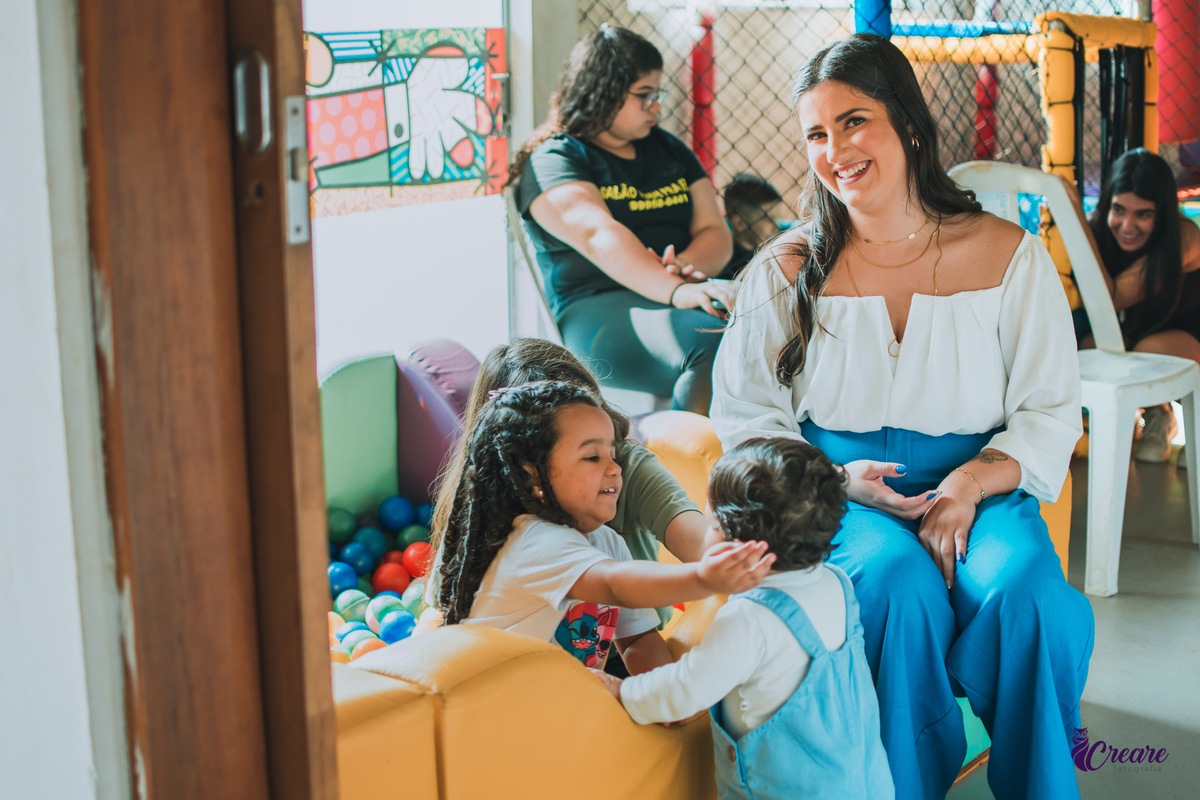 fotografia de aniversário de um ano, com decoração tema fundo do mar. Buffet vem pra festa, Ribeirão Pires. Fotógrafo de aniversário Infantil. Fotógrafo ABC Paulista.