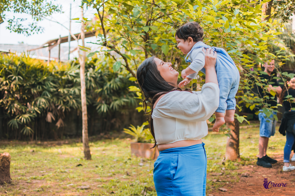 fotografia de aniversário de um ano, com decoração tema fundo do mar. Buffet vem pra festa, Ribeirão Pires. Fotógrafo de aniversário Infantil. Fotógrafo ABC Paulista.