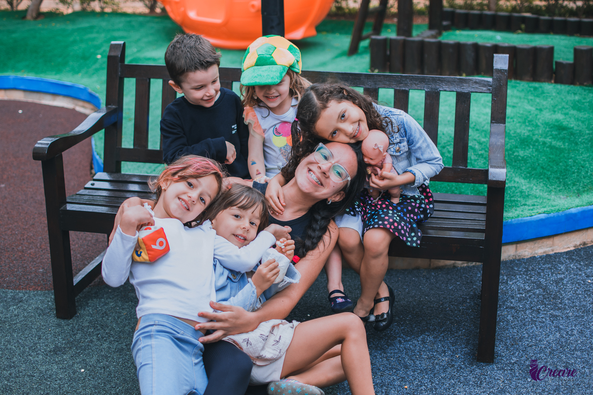 Fotografia de aniversário infantil: festa de uma menina de 5 anos com o tema Frozen. Festa infantil em casa, fotógrafo de festas infantis em Santo André.