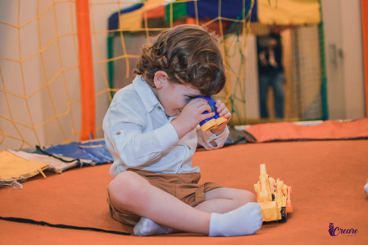 fotografia de aniversário infantil, festa de menino de 3 anos com tema Patrulha Canina. Fotógrafo São Bernardo do Campo. Festa em casa.