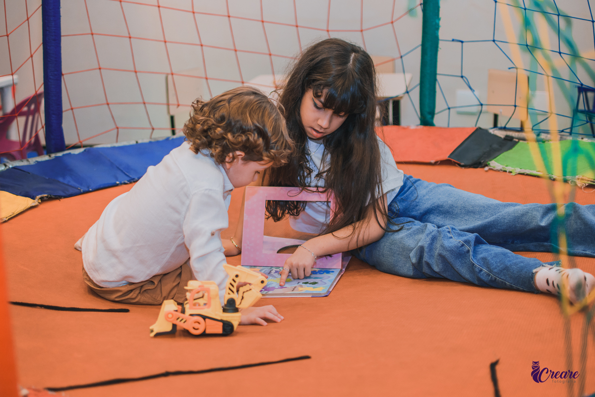 fotografia de aniversário infantil, festa de menino de 3 anos com tema Patrulha Canina. Fotógrafo São Bernardo do Campo. Festa em casa.