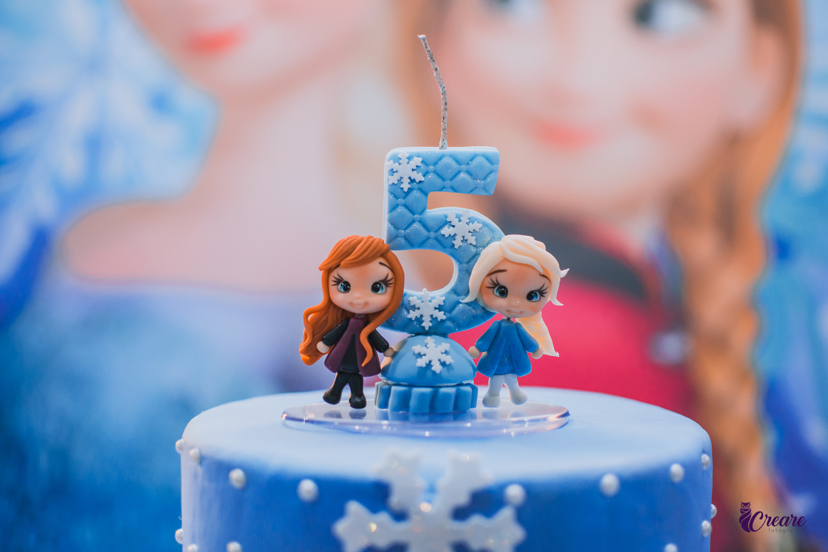 fotografia de aniversário infantil, buffet requinte festas kids, decoração Frozen. Fotógrafo Mauá. Festa de 5 anos de menina.