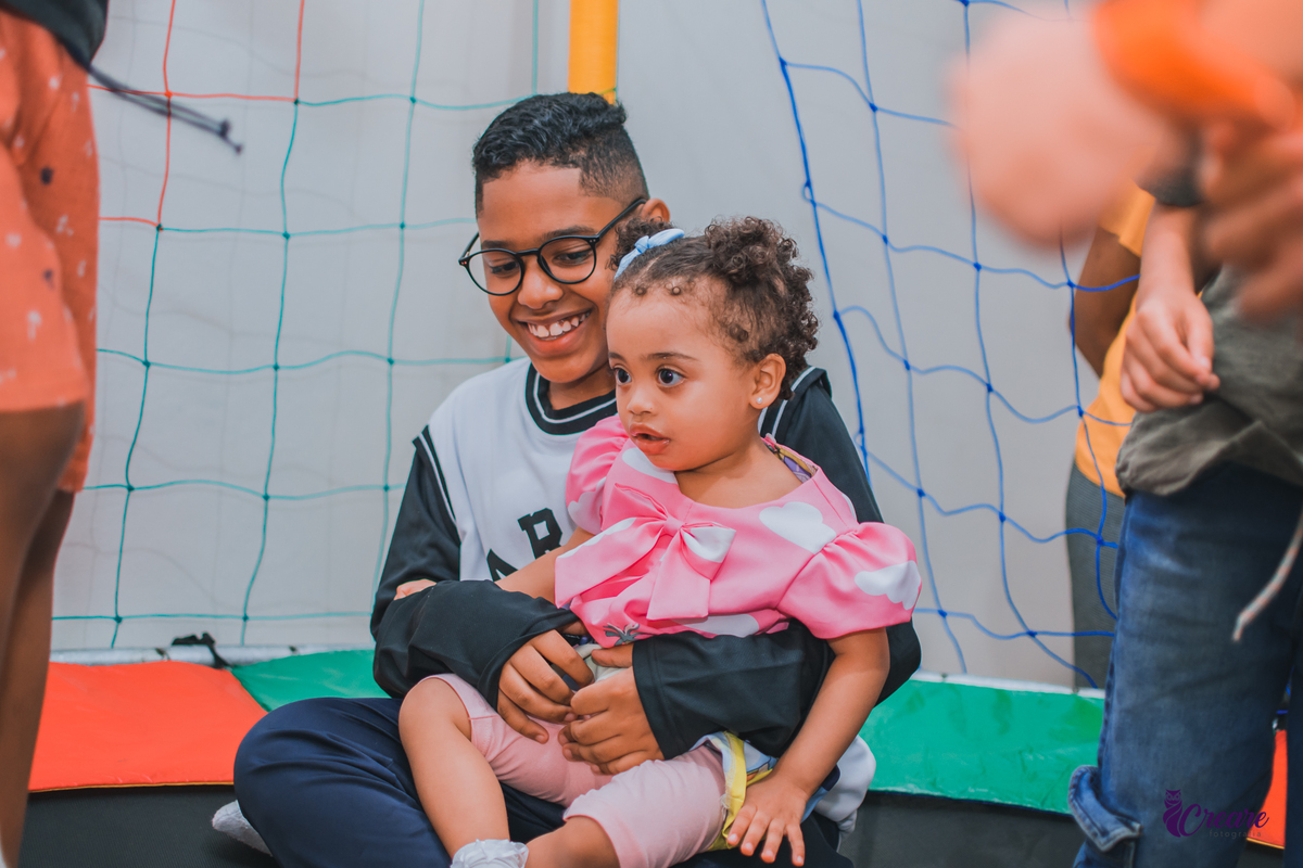 fotografia de aniversário infantil em casa, festa de menina de 2 anos. fotógrafo ABC Paulista. Tema de decoração Bluey.