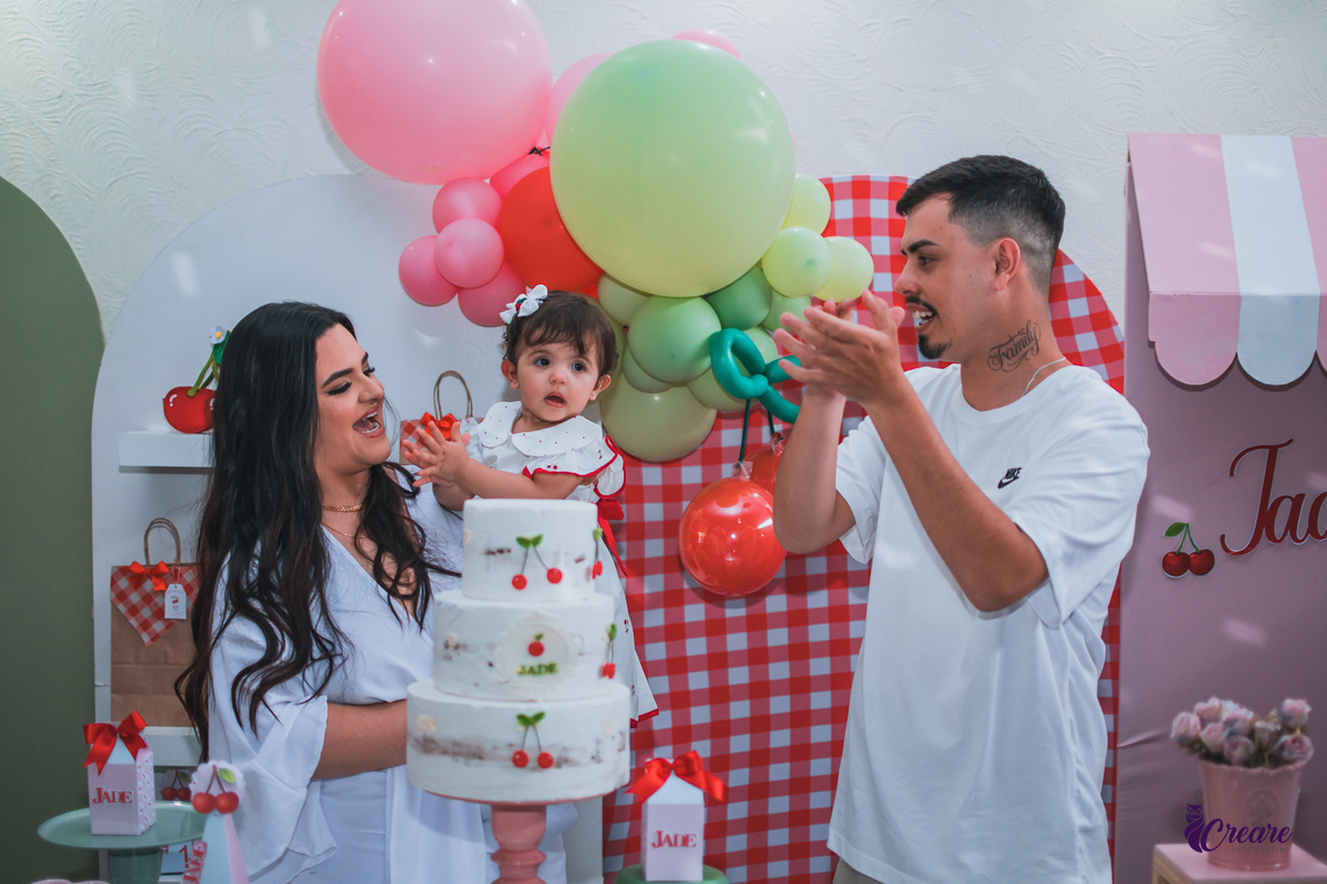 aniversário de um aninho, festa de um ano com tema Cereja. Fotógrafo de festa de aniversário de um ano, Chácara Recanto Martins, fotógrafo em Mauá. 