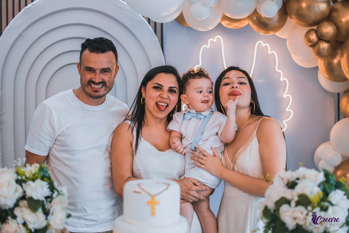 fotografia de batizado realizada na Paróquia São José Operário em Mauá, ABC Paulista. Fotógrafo Infantil em Mauá.