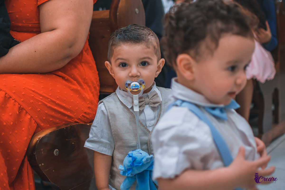 fotografia de batizado realizada na Paróquia São José Operário em Mauá, ABC Paulista. Fotógrafo Infantil em Mauá.