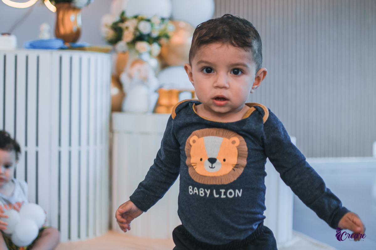 fotografia de batizado realizada na Paróquia São José Operário em Mauá, ABC Paulista. Fotógrafo Infantil em Mauá.