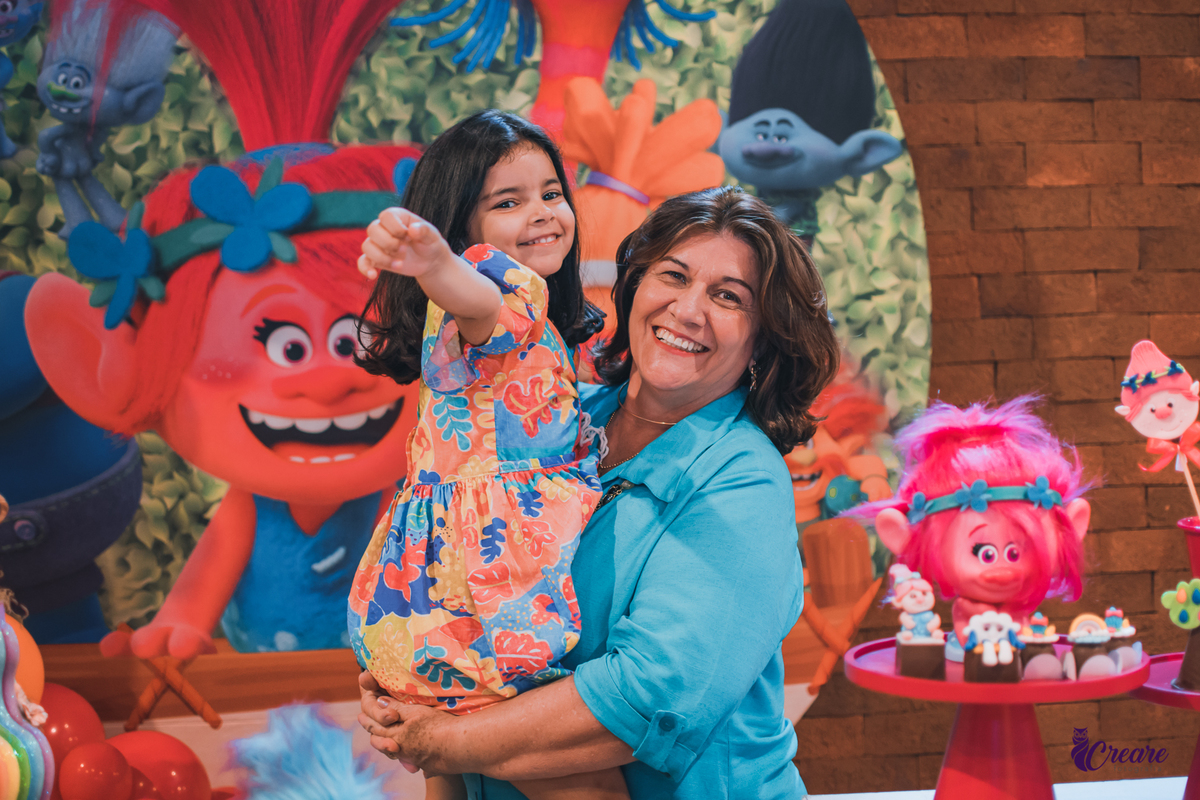 aniversário infantil, festa infantil, Buffet Vila Kids Galpão, decoração Trolls, fotógrafo em Santo André. Festa de menina