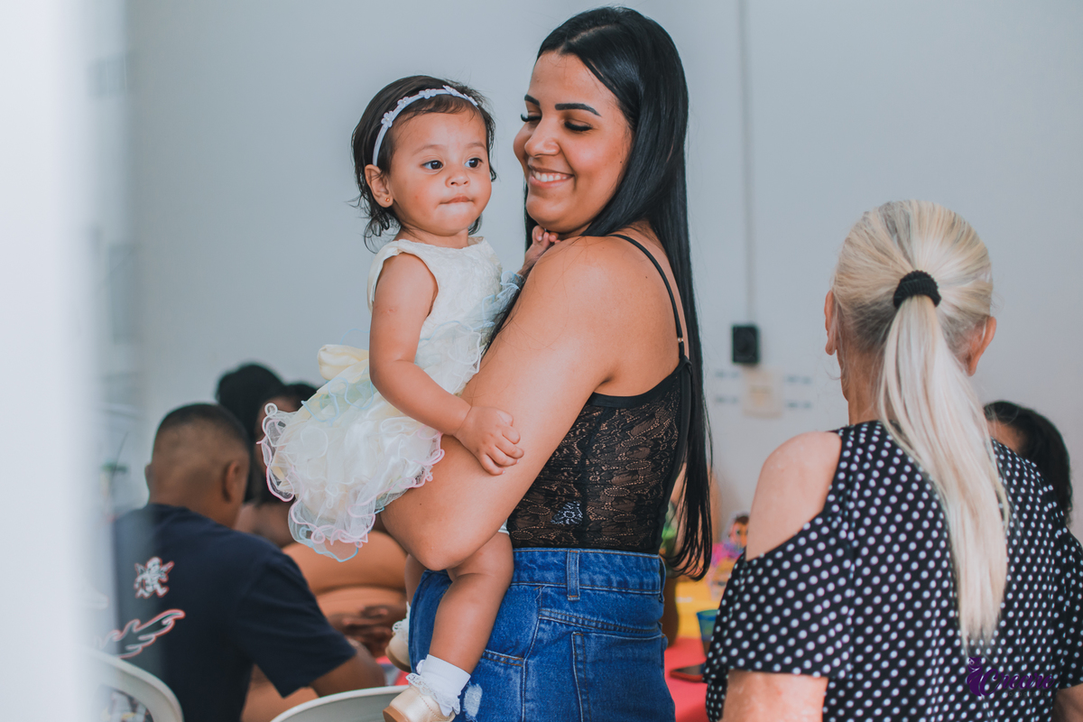 aniversário de um ano, festa infantil, buffet em santo andré, fotógrafo Santo André, Crockofest, decoração bolofofos. Primeiro ano do Bebê.