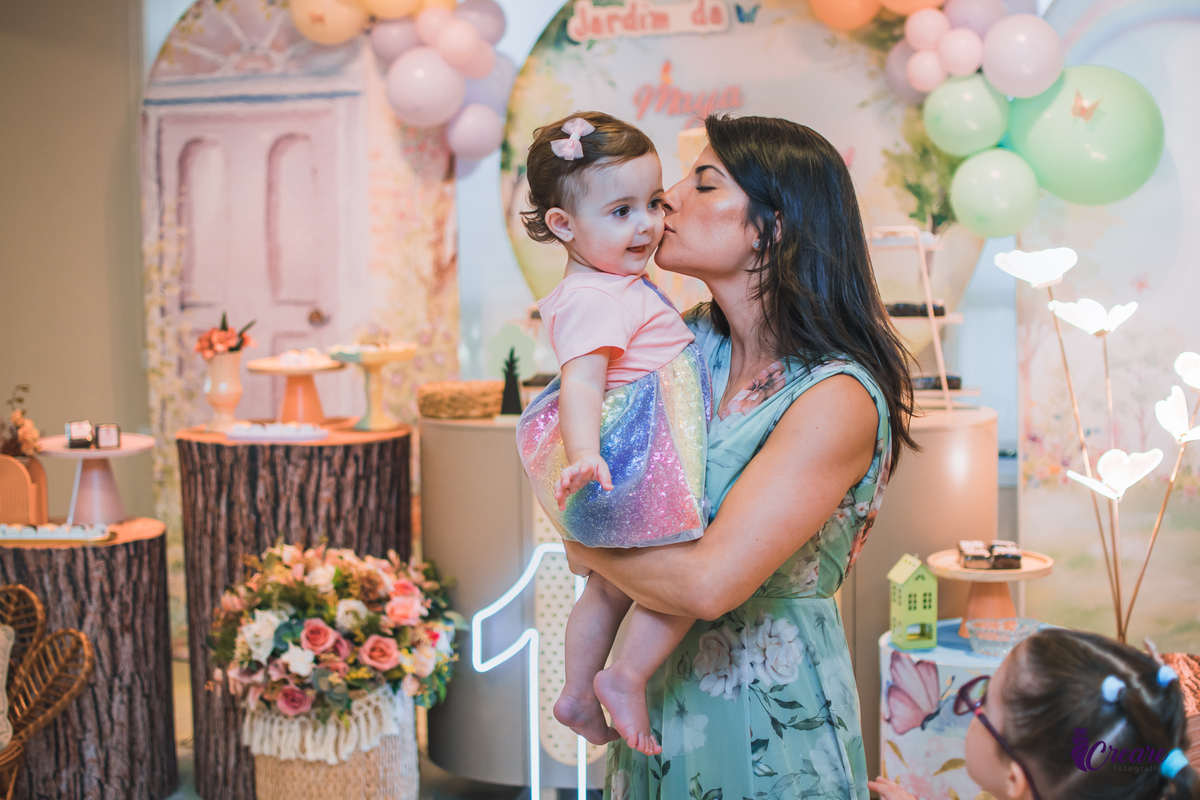 aniversário de 1 ano com tema jardim, festa em casa, aniversário de 1 aninho, 1 ano, primeiro ano do bebê, fotógrafo São Bernardo do Campo, festa de um ano em casa, fotógrafo de festa de 1 ano. 