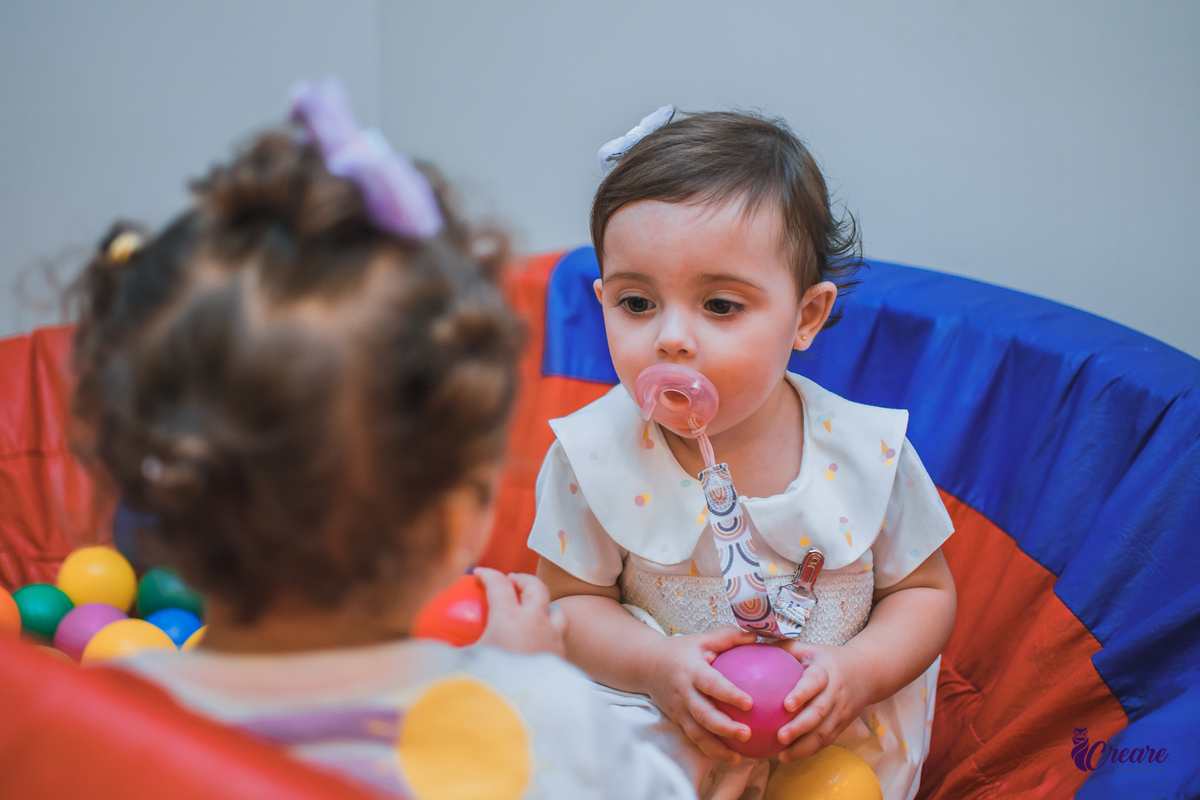 aniversário de 1 ano com tema jardim, festa em casa, aniversário de 1 aninho, 1 ano, primeiro ano do bebê, fotógrafo São Bernardo do Campo, festa de um ano em casa, fotógrafo de festa de 1 ano. 
