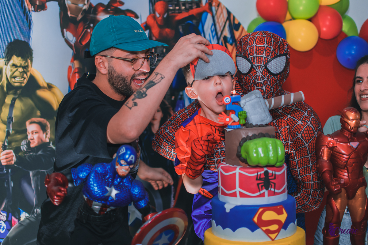 Aniversário infantil, vingadores, buffet planeta rizzo, fotografo, festa de menino de 5 anos.