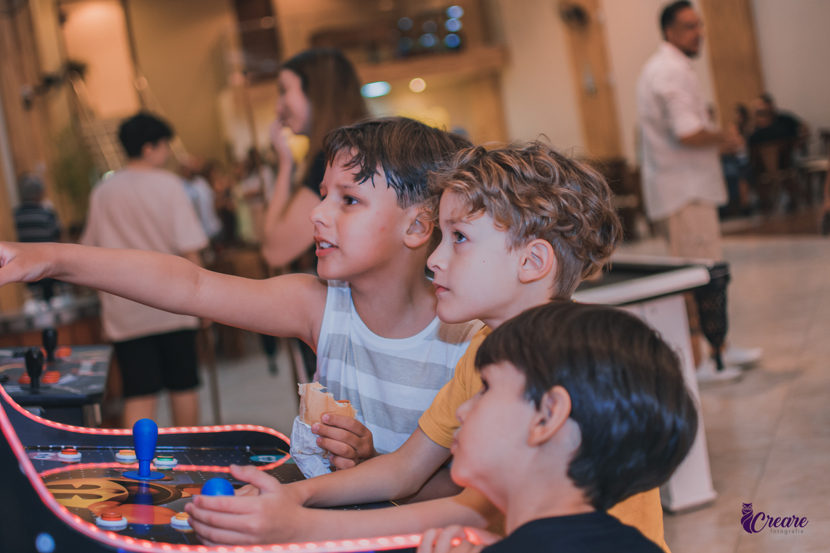 fotografia de aniveersário infantil, festa de menino no buffet Kid Marujo em Santo André, fotógrafo Santo André.