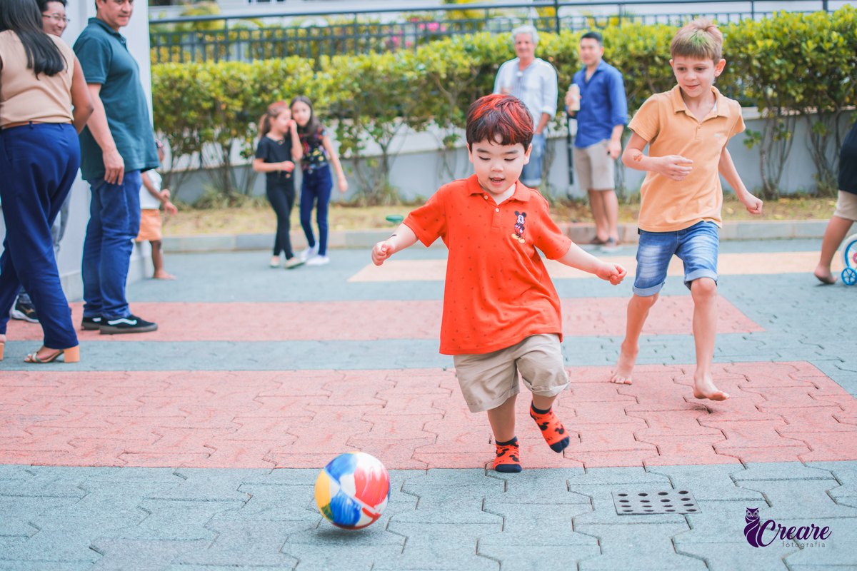 festa infantil de 3 anos, aniversário de menino tema Disney. fotógrafo de festa de aniversário em São Bernardo, festa em casa. Fotógrafo de festa infantil em casa. 