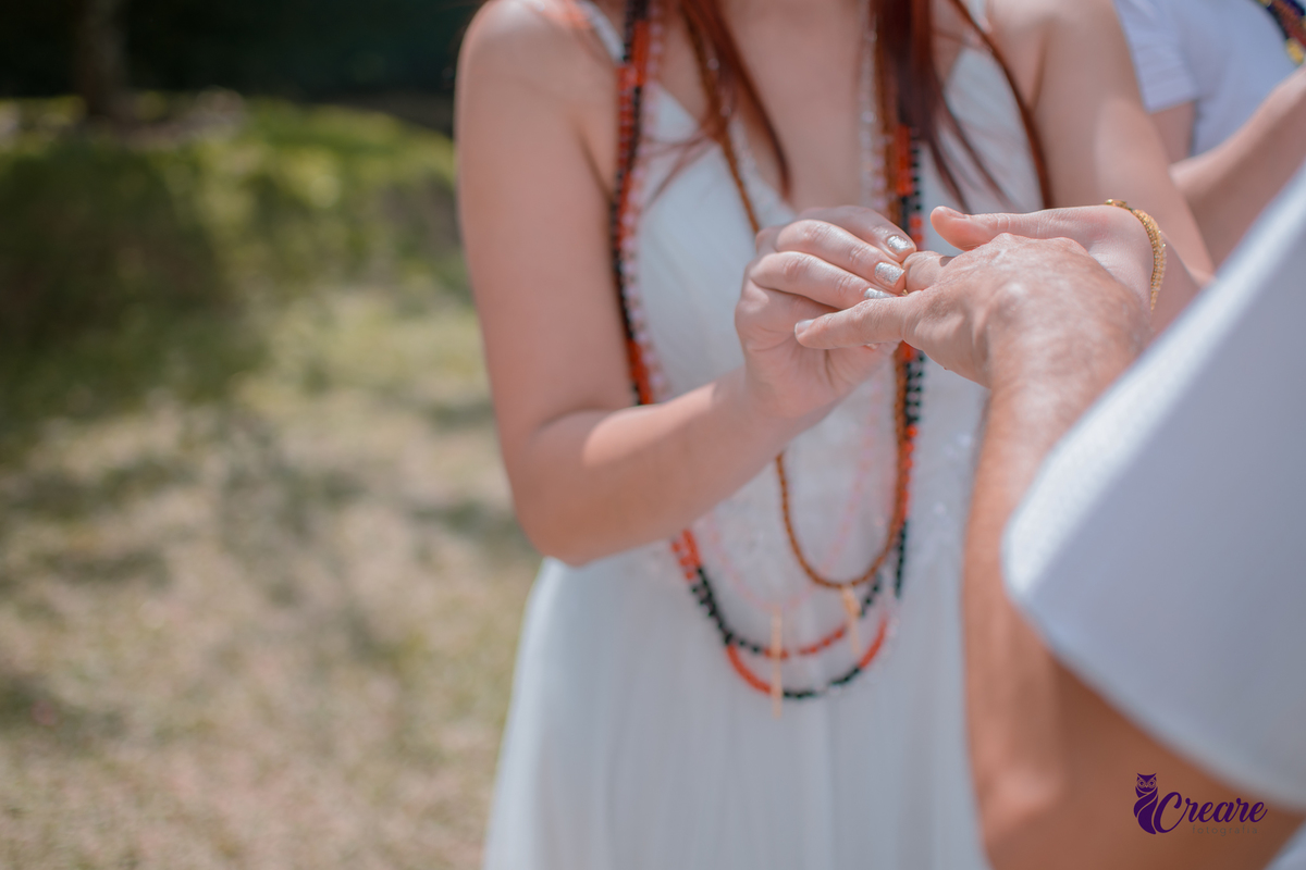 fotografia de renovação de votos de casamento na umbanda, fotógrafo Sâo Bernardo do Campo. Religião, natureza, casamento externo.