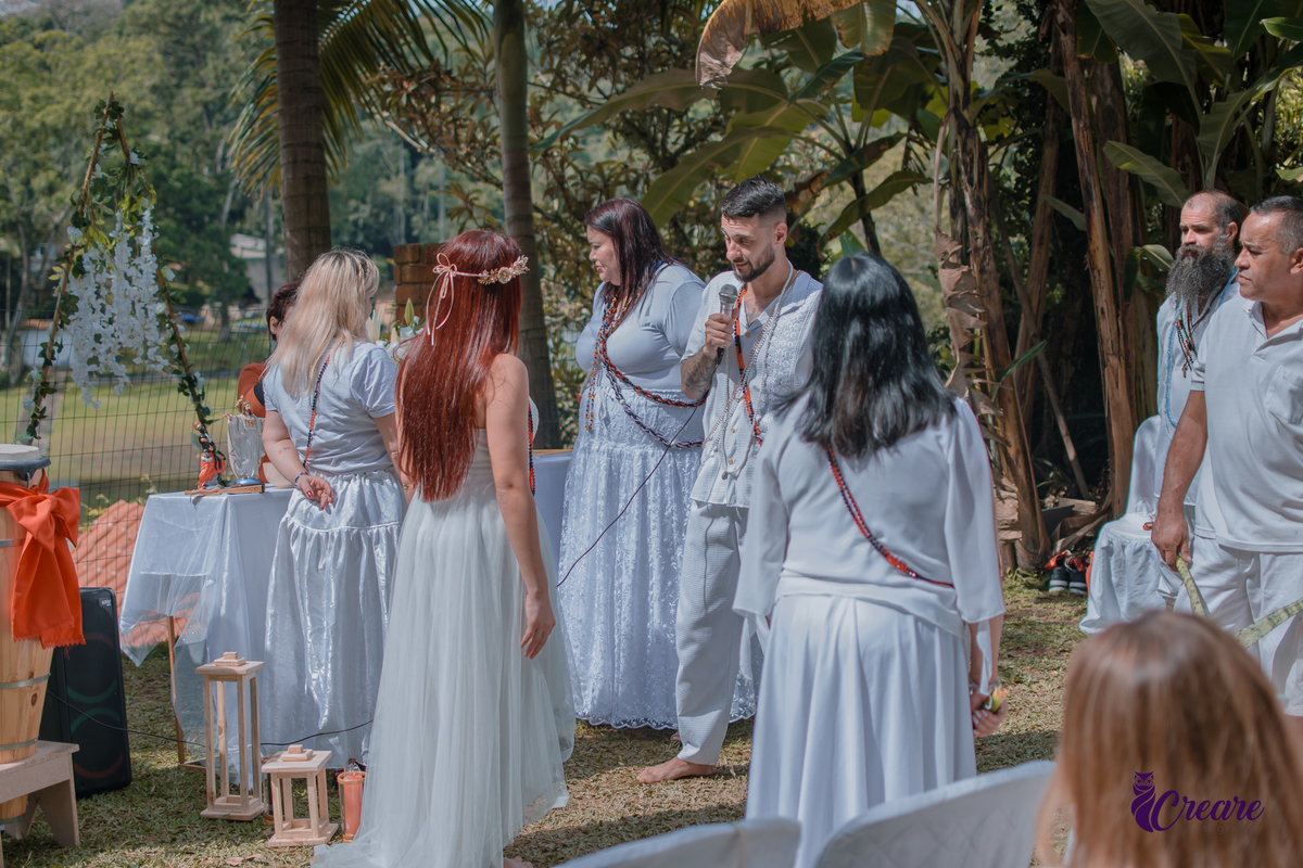 fotografia de renovação de votos de casamento na umbanda, fotógrafo Sâo Bernardo do Campo. Religião, natureza, casamento externo.