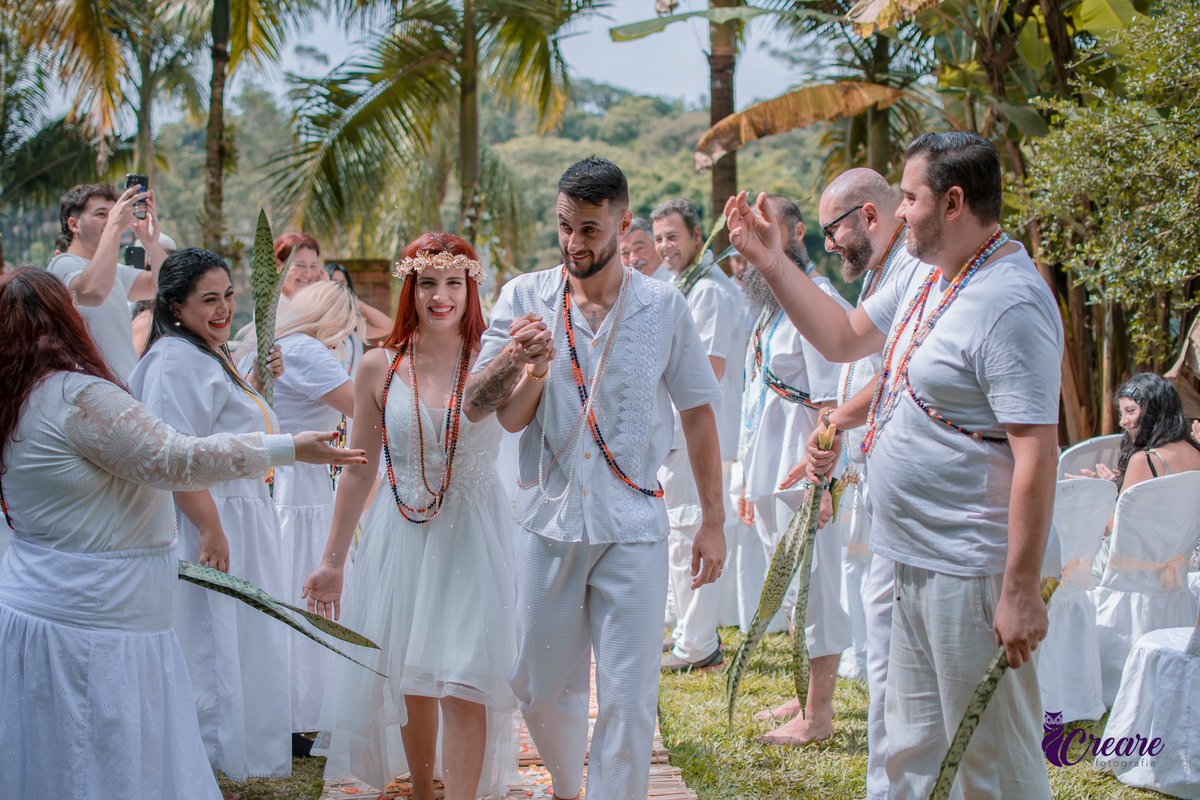 fotografia de renovação de votos de casamento na umbanda, fotógrafo Sâo Bernardo do Campo. Religião, natureza, casamento externo.