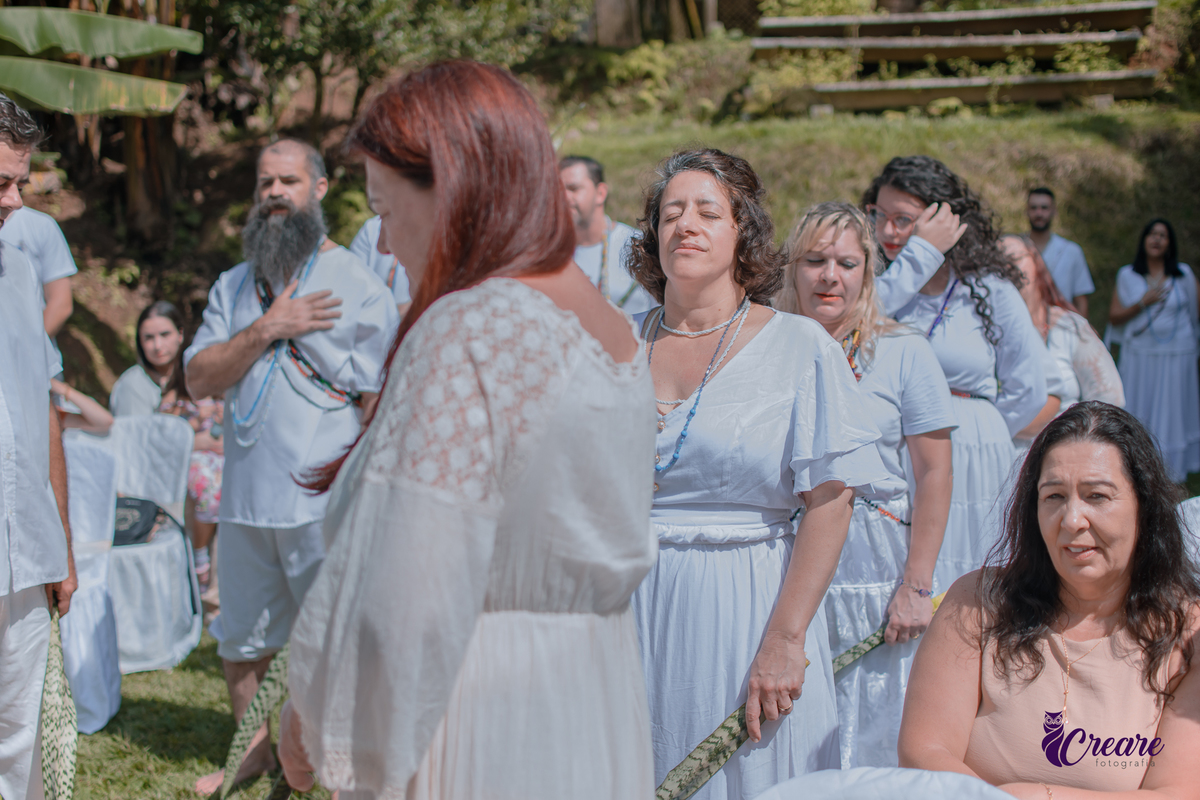 fotografia de renovação de votos de casamento na umbanda, fotógrafo Sâo Bernardo do Campo. Religião, natureza, casamento externo.