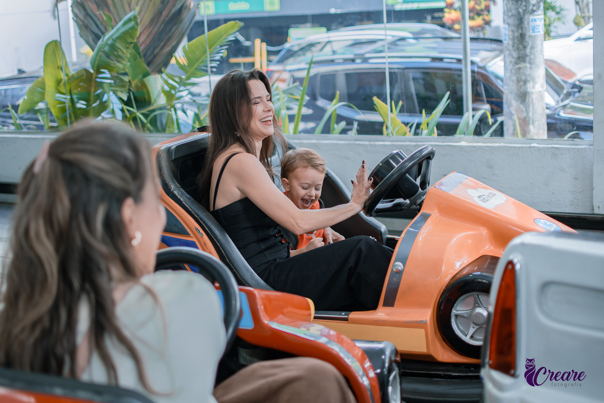 fotografia de aniversário de 3 anos de menino. Decoração tema Patrulha canina. Fotógrafo. Festa em casa.